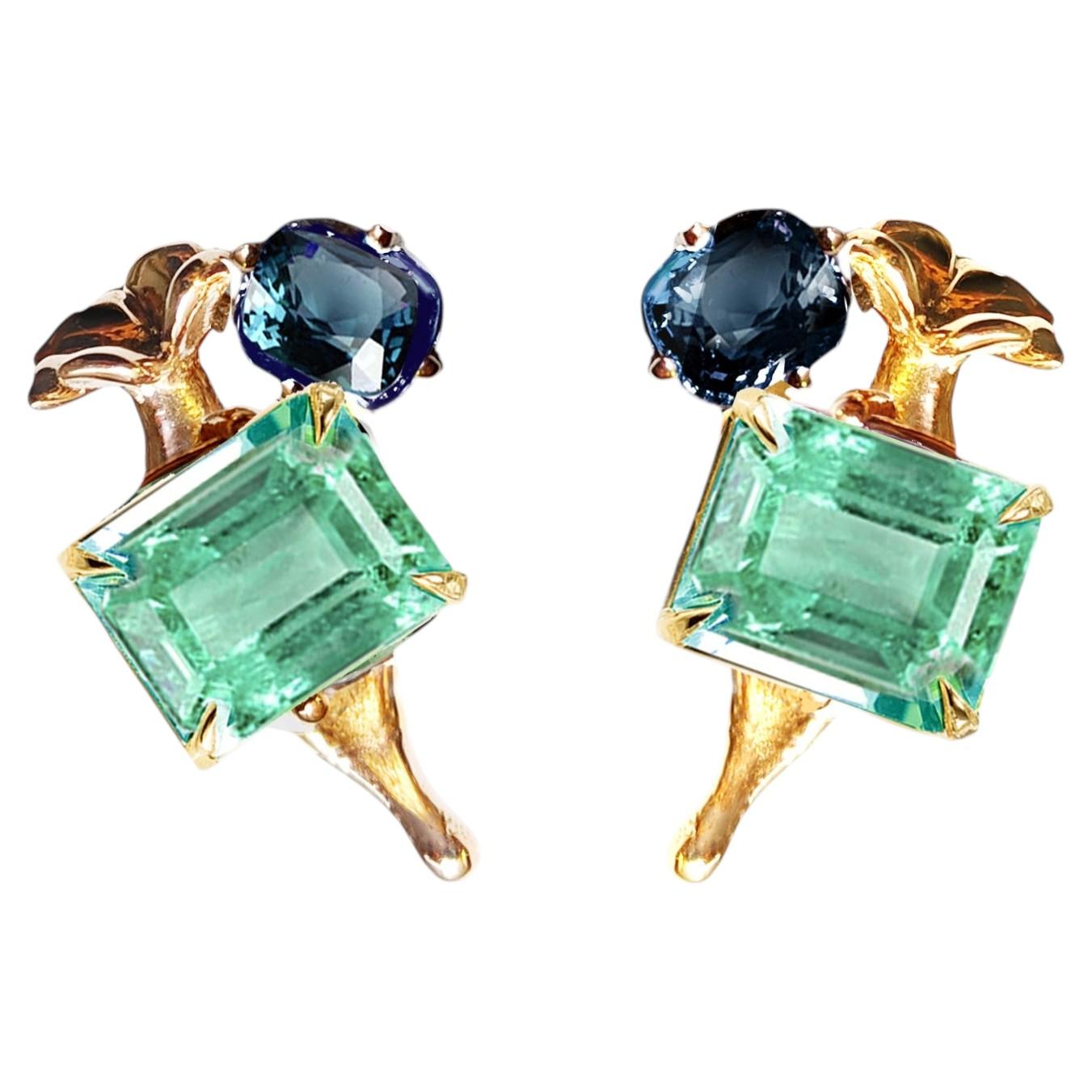 Eighteen Karat Yellow Gold Contemporary Stud Earrings with Minty Emeralds