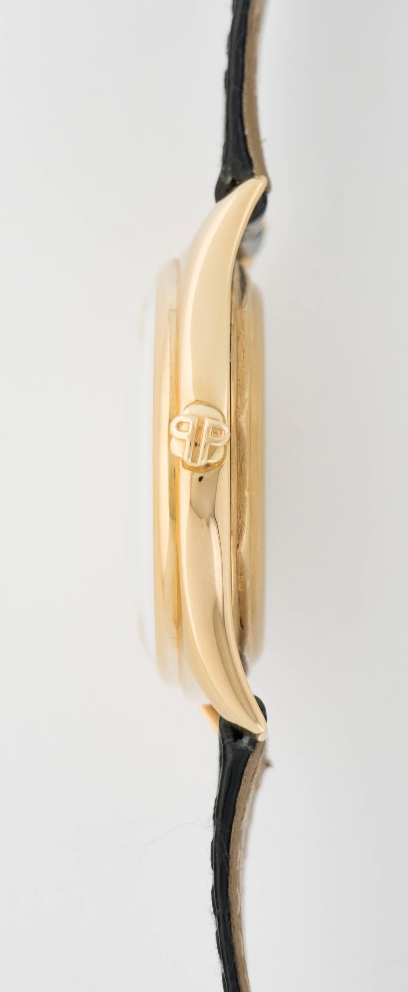 Patek Philippe for Tiffany & Co. Yellow Gold Calatrava Wristwatch Ref 2526 In Excellent Condition In Beverly Hills, CA