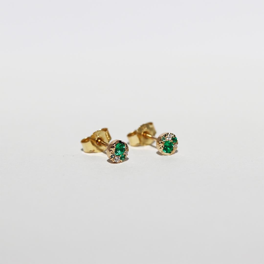 Taille brillant Boucles d'oreilles en or jaune 5 mm Emeraude Diamant Paraiba Tourmaline en vente