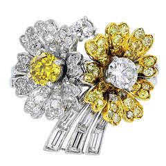 2.88 Carats Diamonds Gold Floral Motif Ring