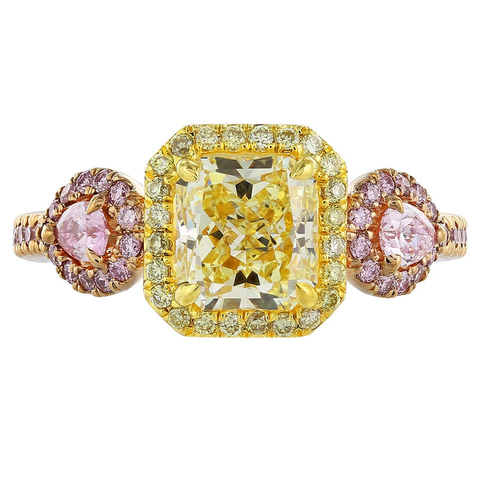 GIA Certified 1.67 Carat Fancy Yellow VVS2 with Pink Diamonds Ring For Sale