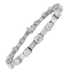 13.60 Carat Round and Baguette Diamond Bracelet 11