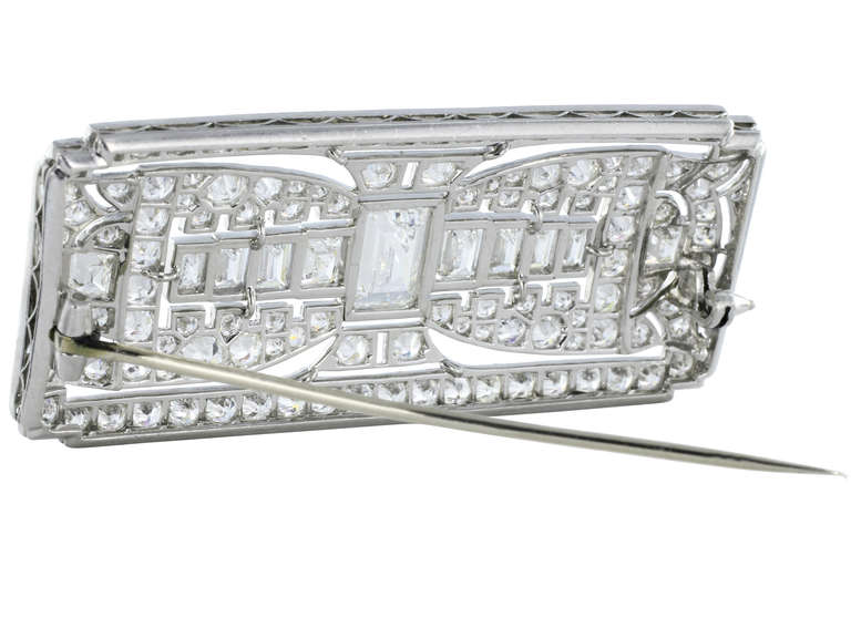 1920's  Art Deco Diamond pin In Excellent Condition For Sale In Chestnut Hill, MA