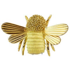 Gold Engraved Bee Brooch