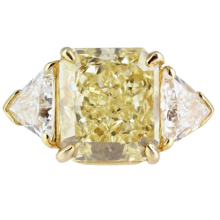 Cartier 4.05 Carat Fancy Yellow Diamond Ring at 1stdibs