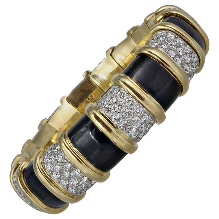 Schlumberger 25 Carats Diamonds Black Enamel Yellow Gold Bangle Bracelet For Sale