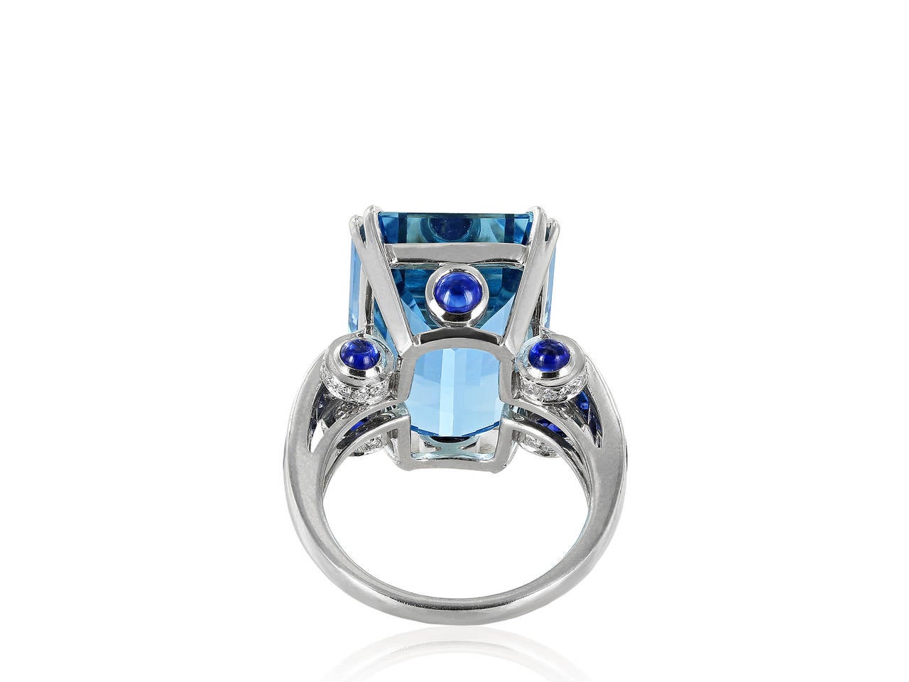 Contemporary 18 Carat Aquamarine Sapphire Diamond Platinum Ring