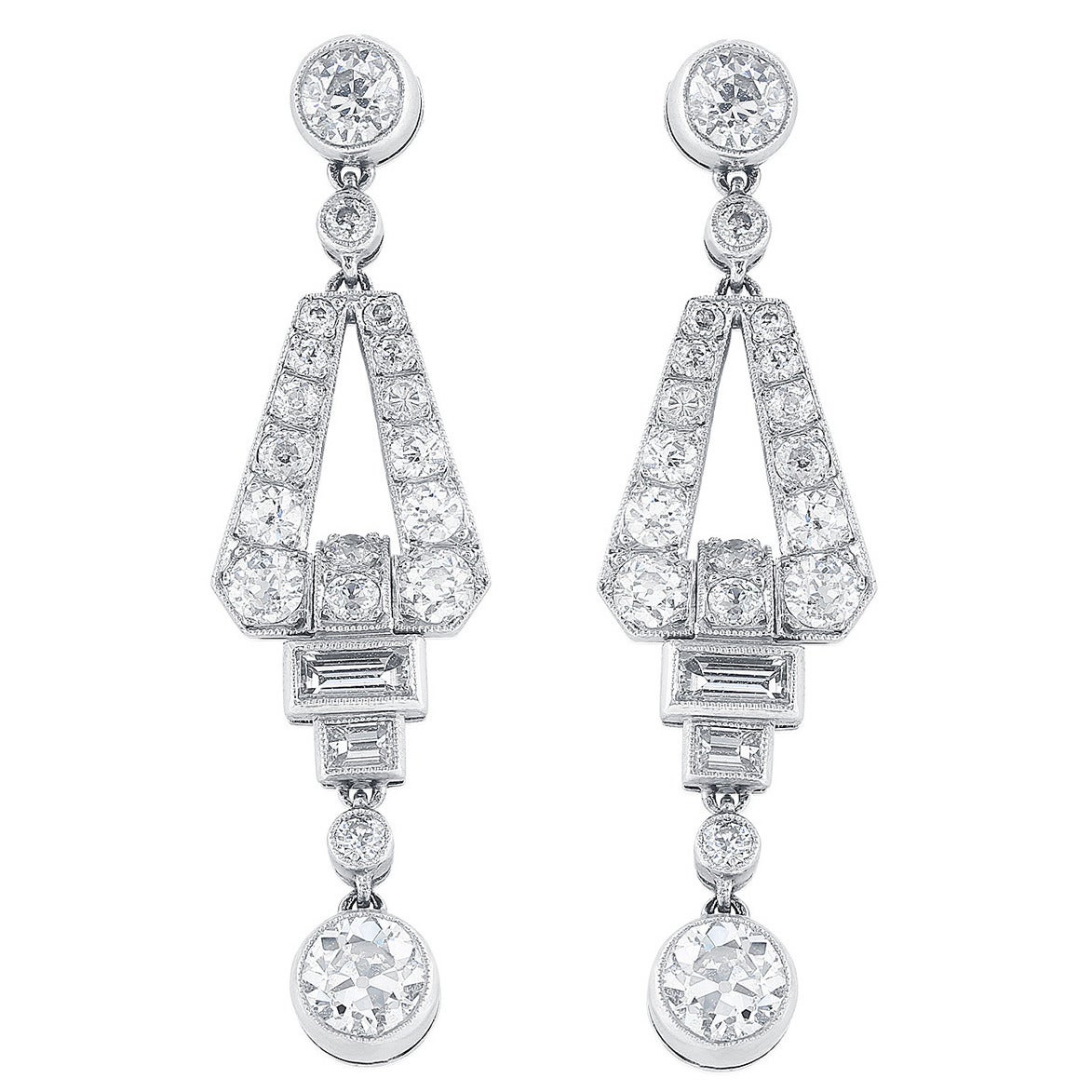 2.46 Carats Diamonds Platinum Dangle Earrings For Sale at 1stdibs