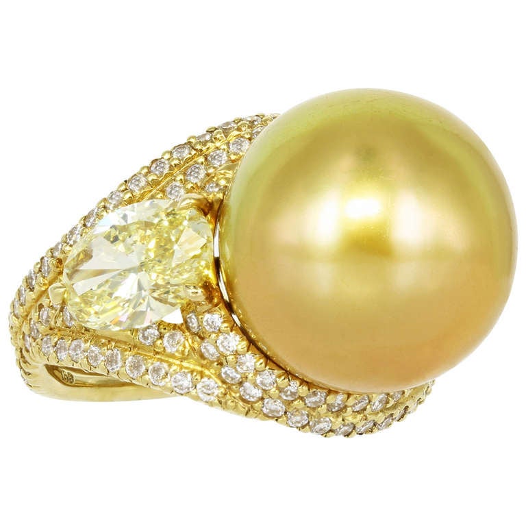 South Sea Pearl and Canary Diamond Ring For Sale at 1stdibs