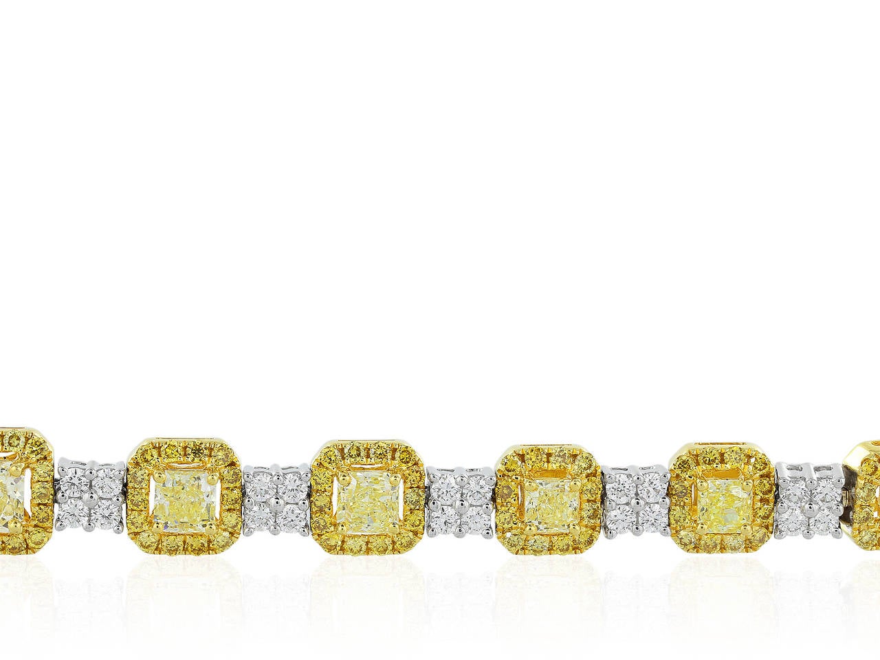 Contemporary 5.14 Carat Diamond Gold Link Bracelet For Sale