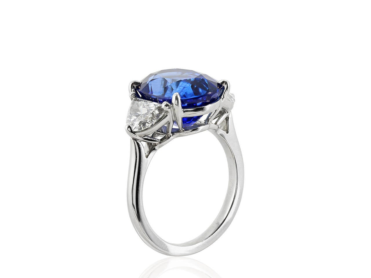 Contemporary 8.45 Carat Ceylon Sapphire Diamond Platinum Three Stone Engagement Ring For Sale