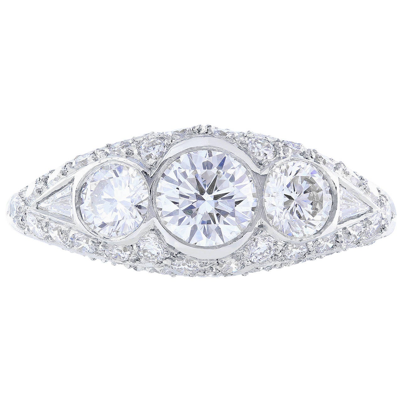 2.00 Carat Round Brilliant Cut 3 Stone diamond Platinum Ring For Sale