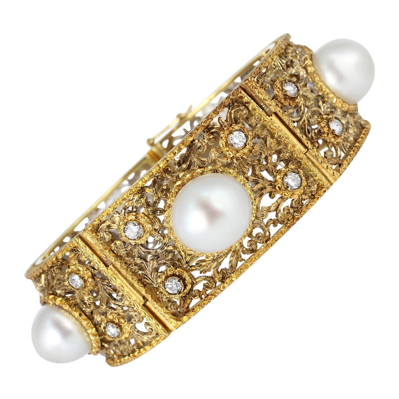 M. Buccellati Pearl Diamond Gold Bracelet For Sale at 1stDibs