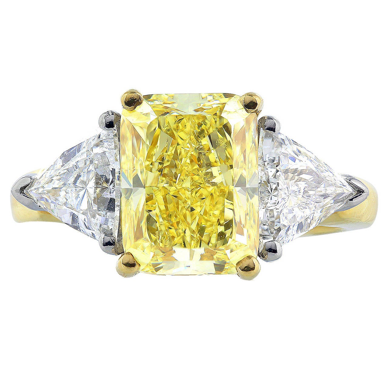 4.01 Carat Radiant Cut Canary Diamond Engagement Ring For Sale