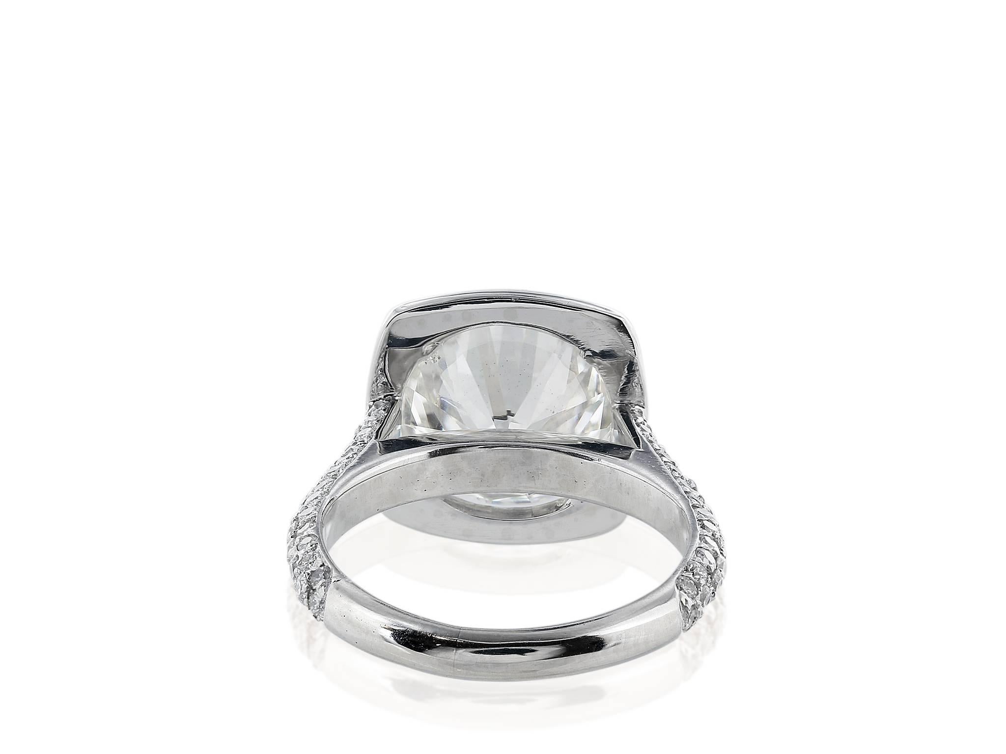 5.02 Carat J/SI1 GIA Certified Round Diamond Platinum Ring In Excellent Condition For Sale In Chestnut Hill, MA