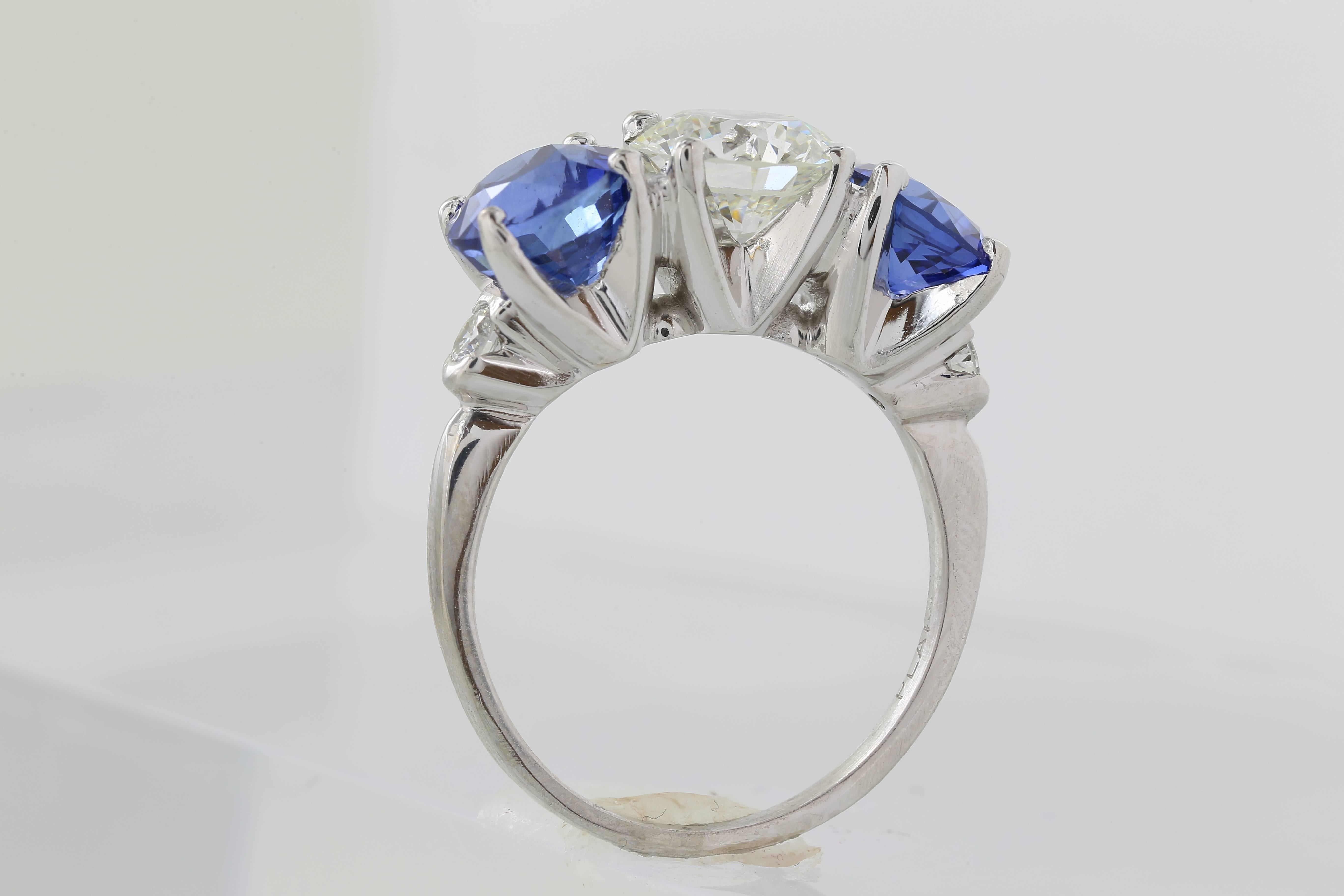 Sapphire Diamond Platinum Three-Stone Ring In Excellent Condition In Chestnut Hill, MA