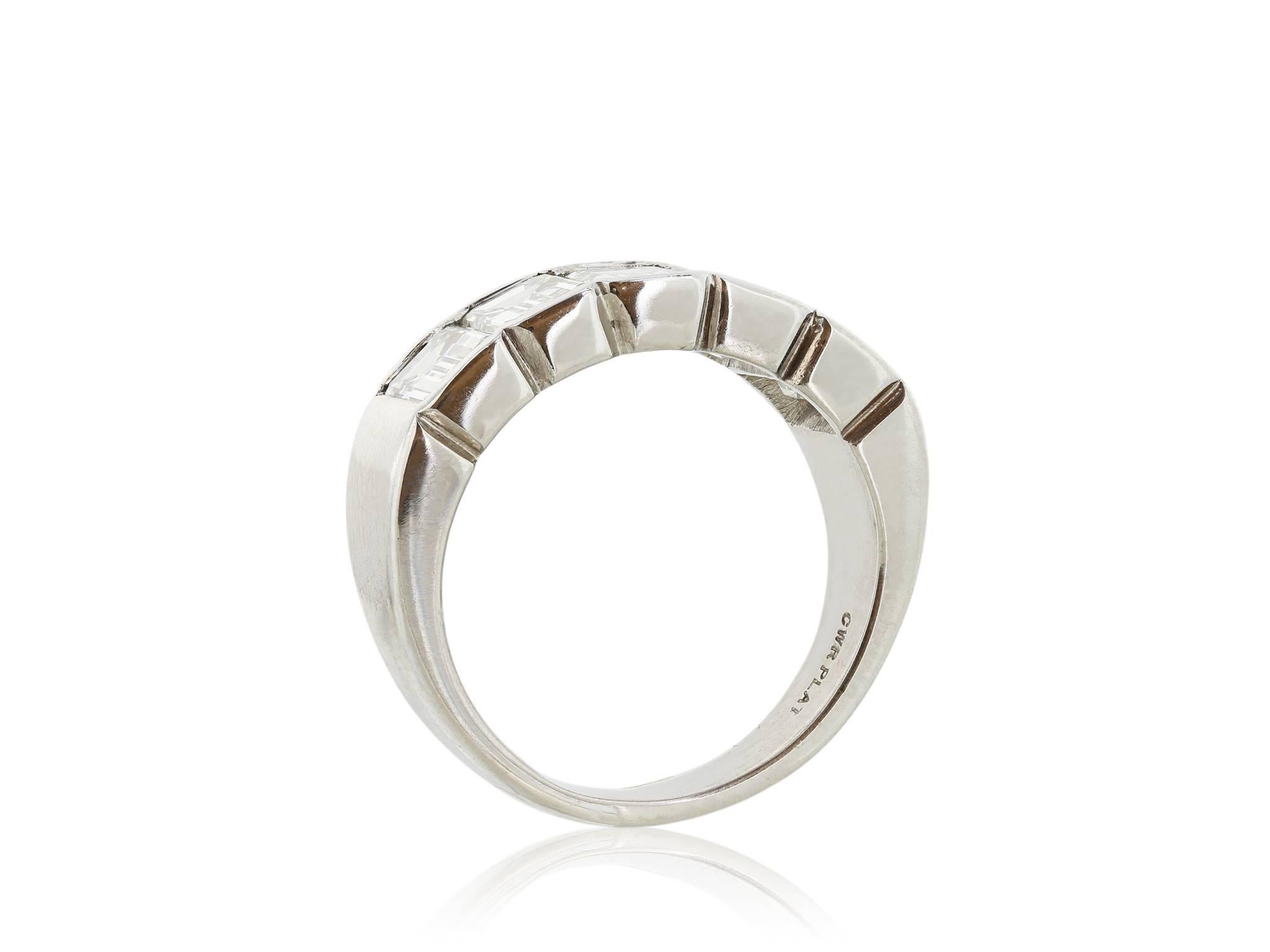 Platinring mit 3,16 Karat Diamanten im Smaragdschliff im Zustand „Neu“ im Angebot in Chestnut Hill, MA