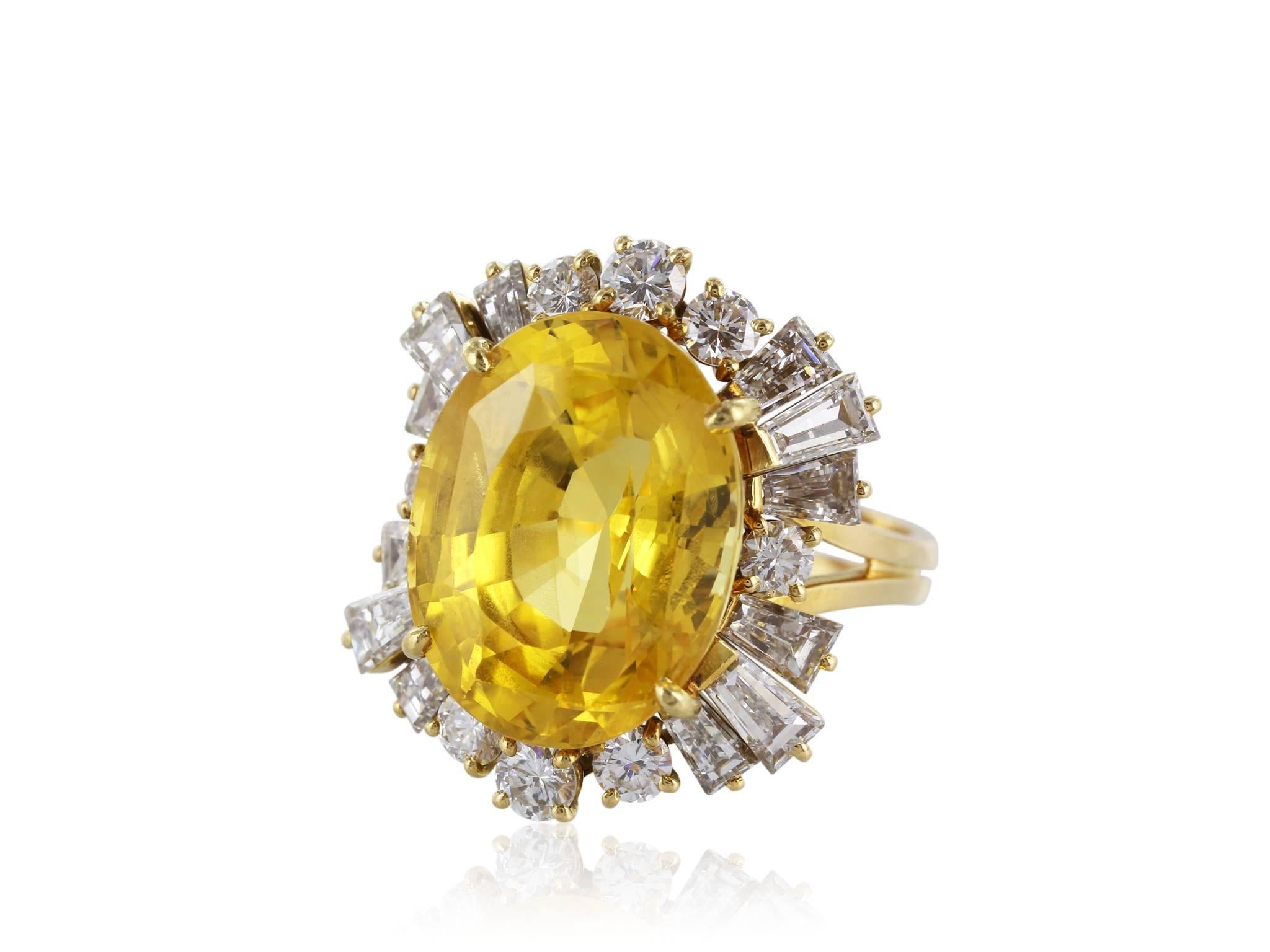Fred Paris Golden Sapphire 22 carat Diamond Ring In Excellent Condition In Chestnut Hill, MA
