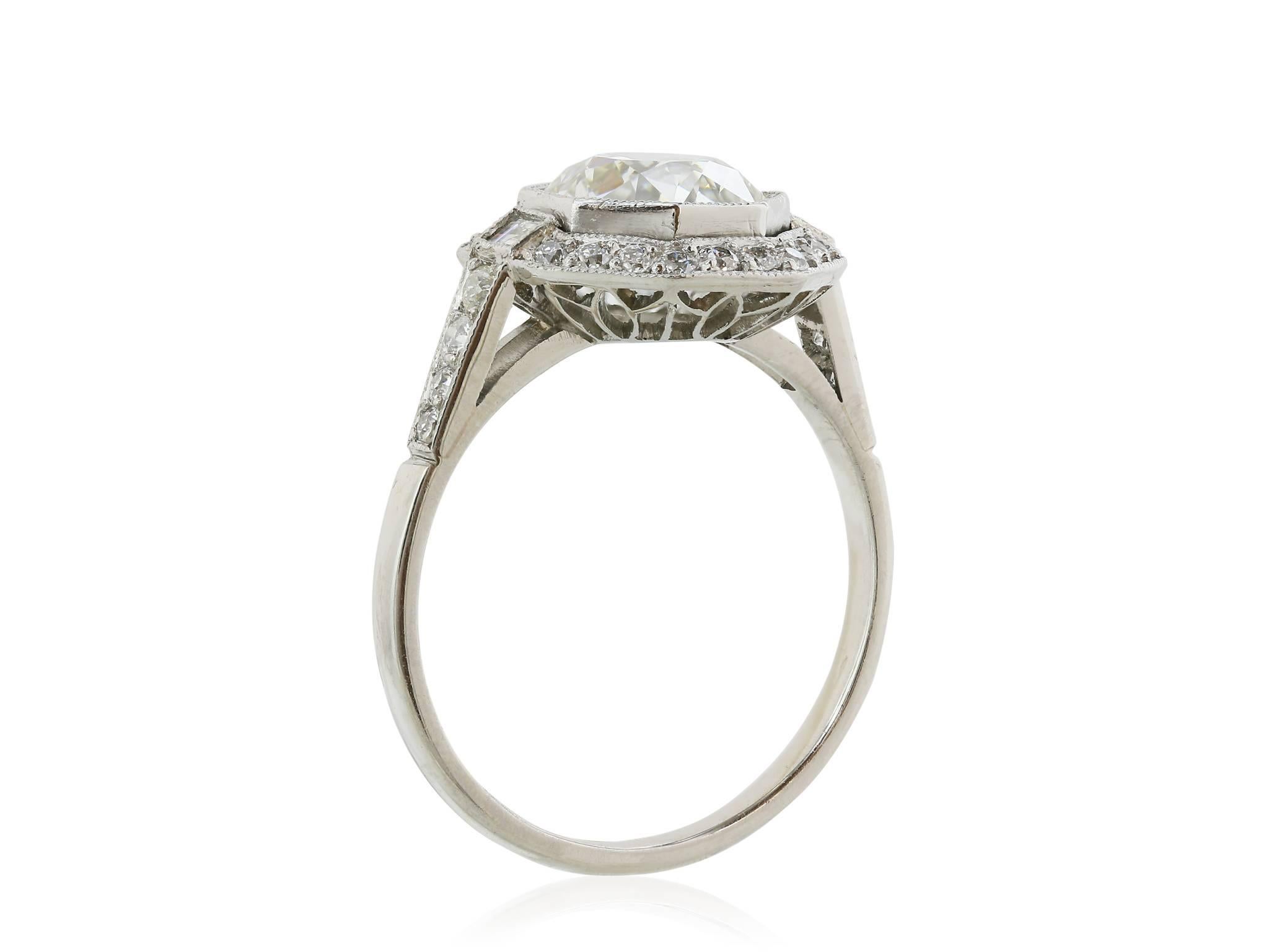 2.18 J/VS2 Carat Diamond Engagement Ring In Excellent Condition For Sale In Chestnut Hill, MA