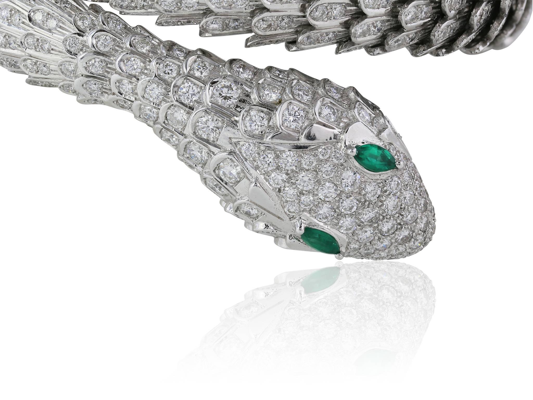 Diamond Emerald Eye Snake Bracelet In Excellent Condition For Sale In Chestnut Hill, MA