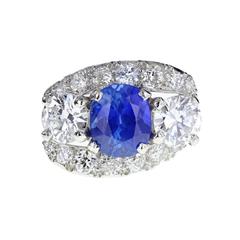 Exceptional Ceylon Sapphire Diamond Platinum Three Stone Ring 4