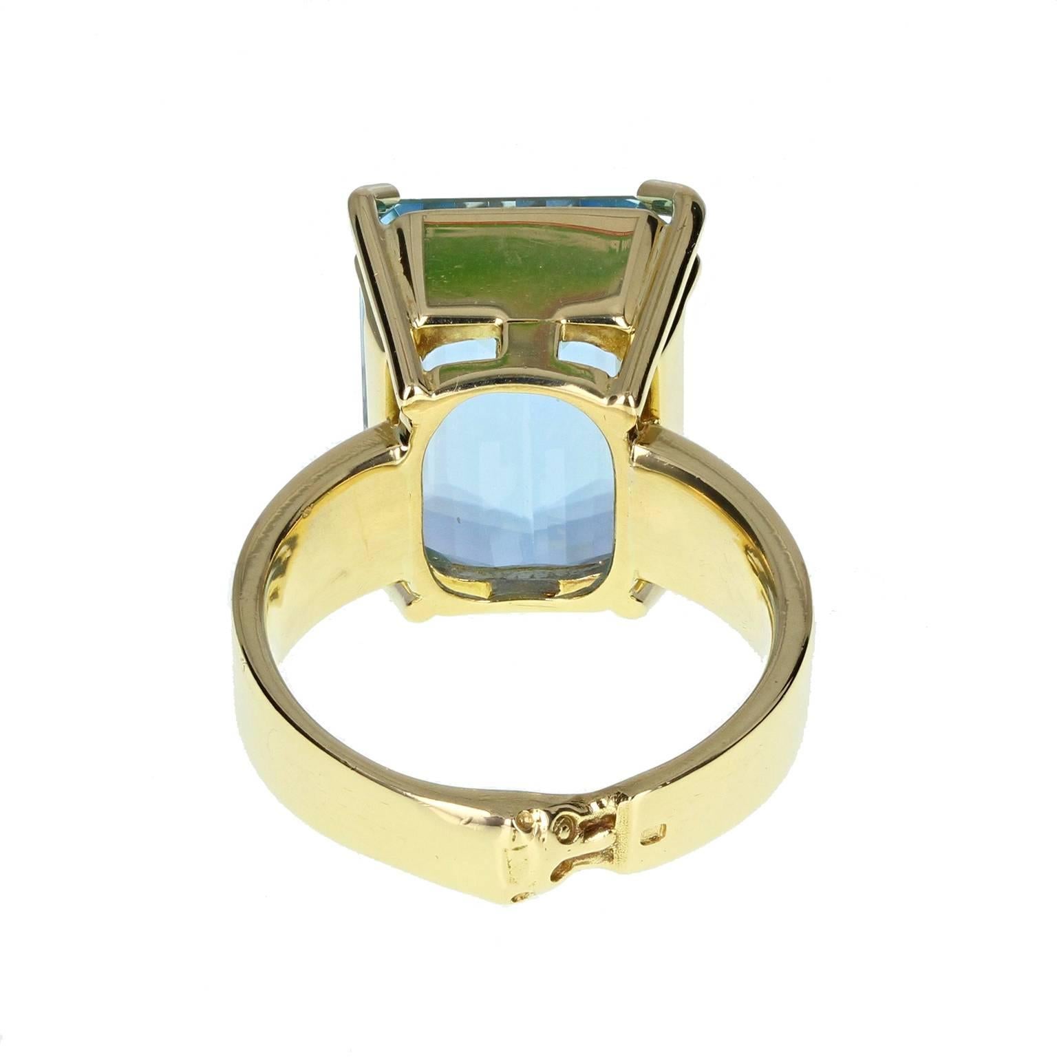 Very Fine Quality Fancy Cut Aquamarine Gold Solitaire Ring In New Condition In Newcastle Upon Tyne, GB