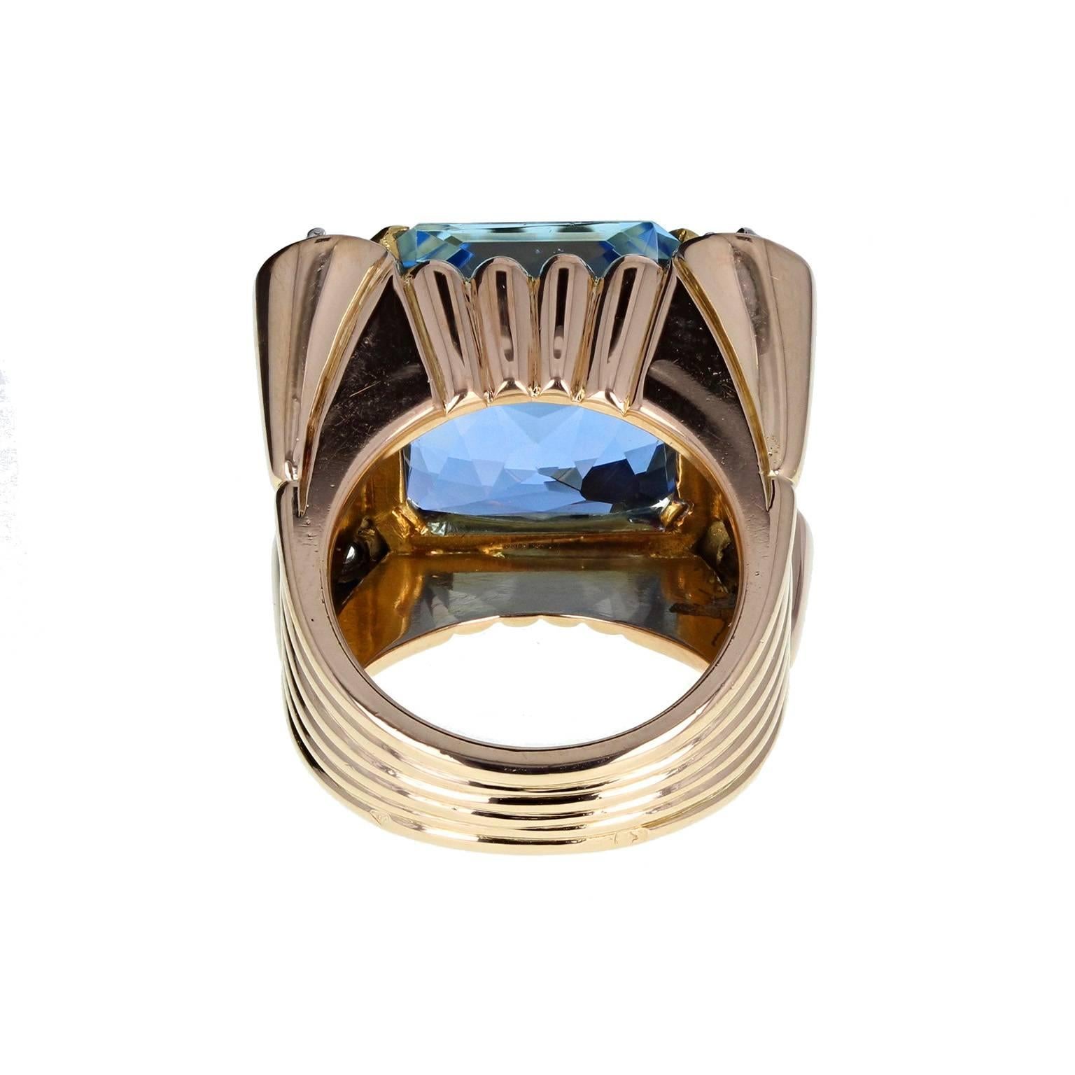 Women's or Men's 1940s French Aquamarine Diamond Gold Retro Cocktail Ring