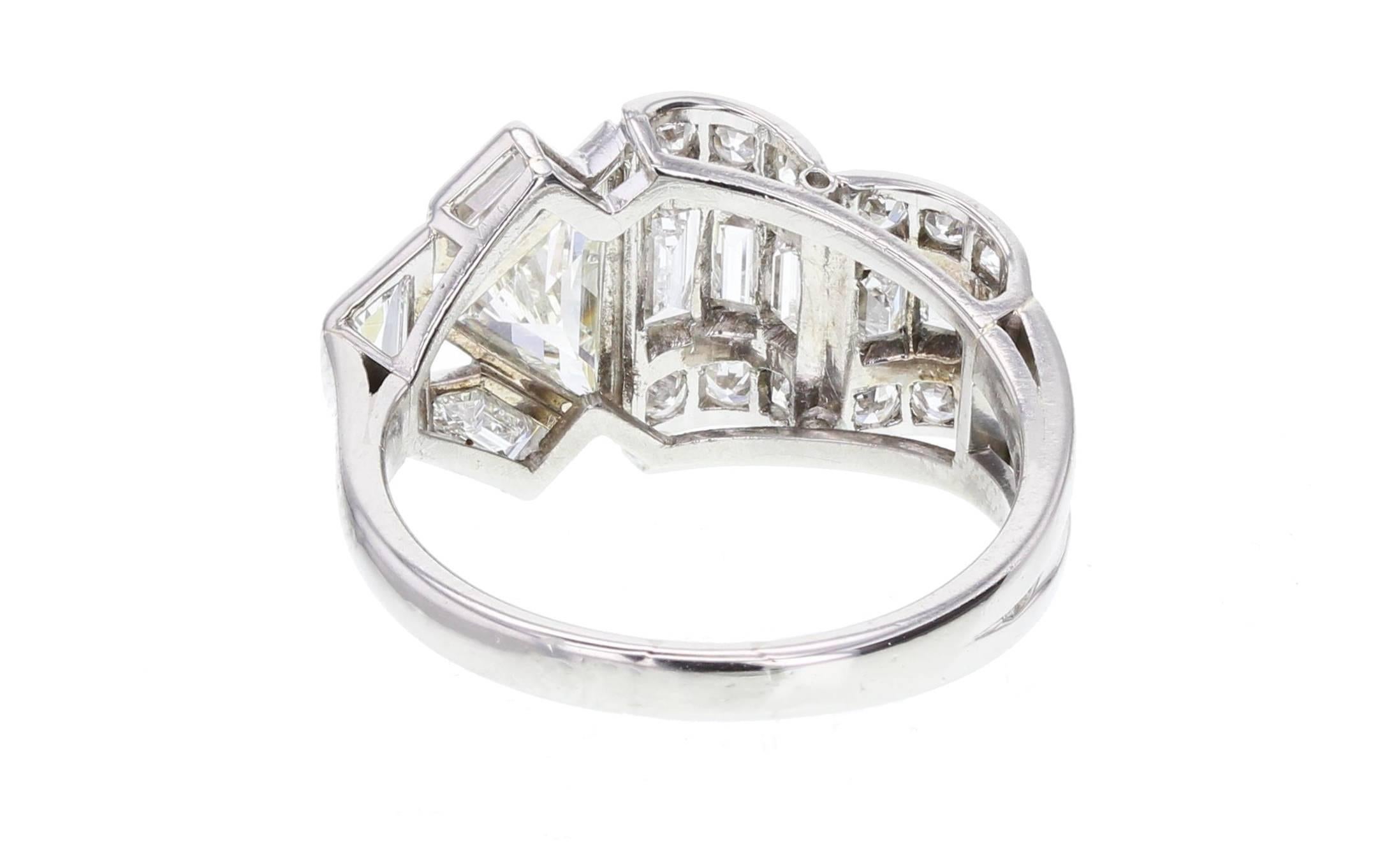 Art Deco Fancy Diamond Cluster Platinum Cocktail Ring In Excellent Condition In Newcastle Upon Tyne, GB