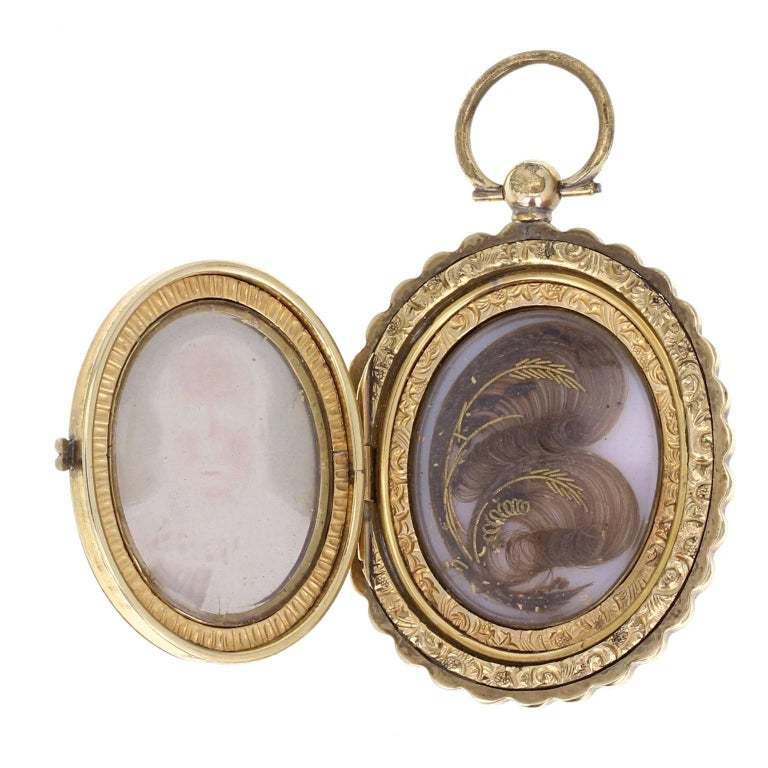 Gold Back and Front Antique Victorian Portrait Mourning Locket For Sale
