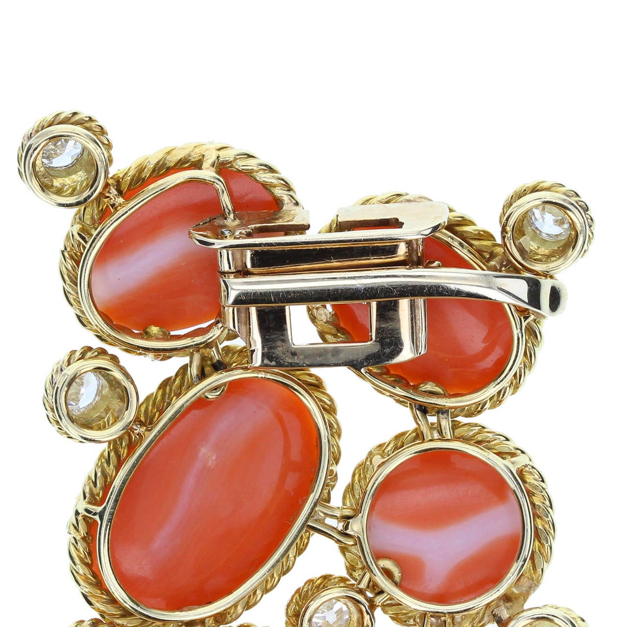 1970s Van Cleef & Arpels Coral Diamond Gold Bracelet For Sale 2