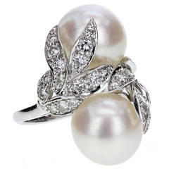 Van Cleef & Arpels Pearl Diamond Platinum Toi-et-Moi Leaf Motif Ring 3