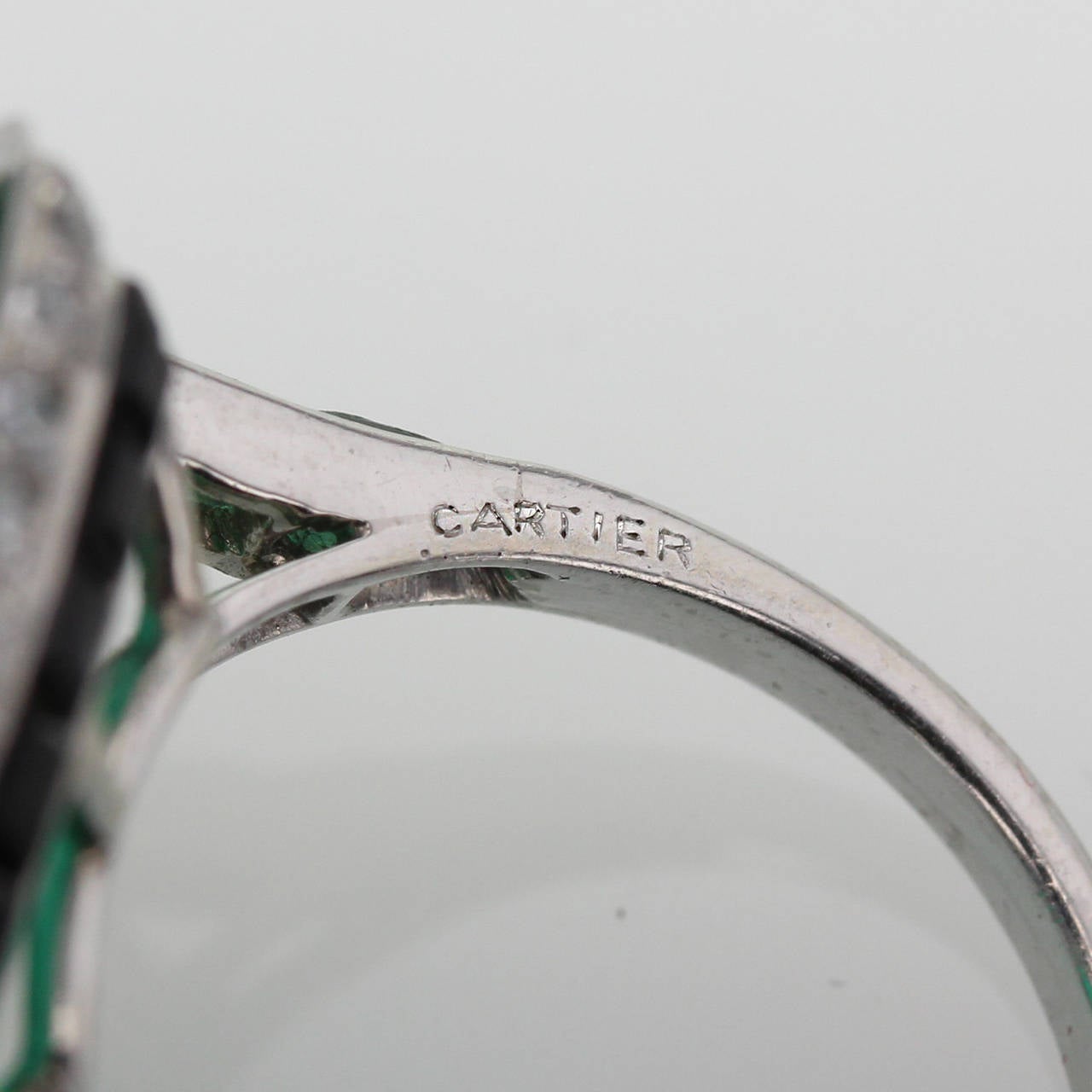 Cartier Important Art Deco Colombian Emerald Onyx Platinum Cocktail Ring For Sale 3
