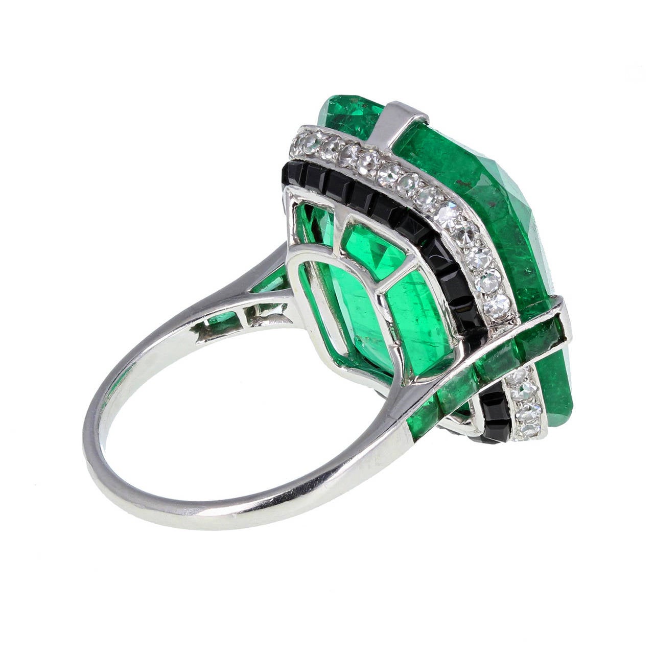 Cartier Important Art Deco Colombian Emerald Onyx Platinum Cocktail Ring For Sale 1