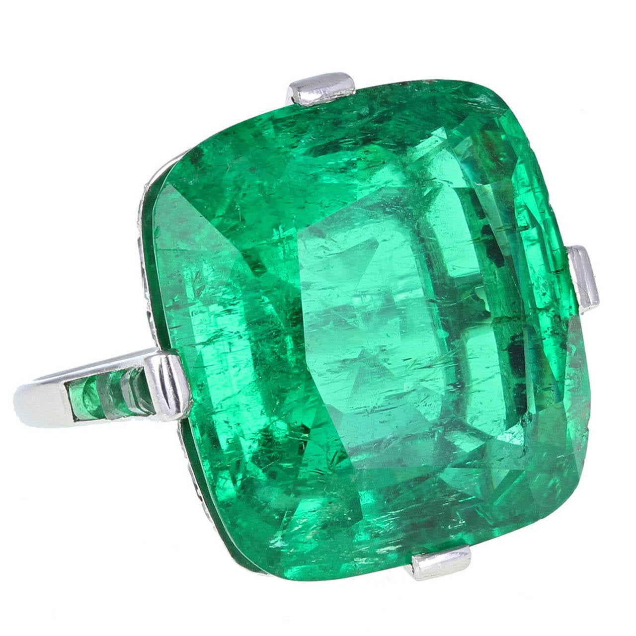 Cartier Important Art Deco Colombian Emerald Onyx Platinum Cocktail Ring For Sale