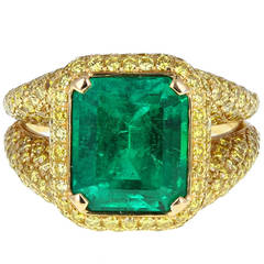 Modern Colombian 5.50 Carat Emerald Yellow Diamond Ring 9