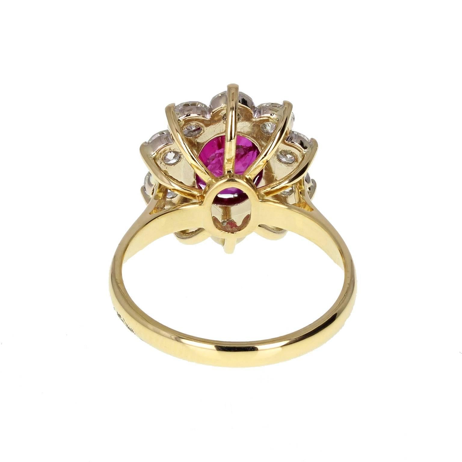 Natural Untreated Thai Ruby Diamond Cluster Gold Ring (Moderne) im Angebot