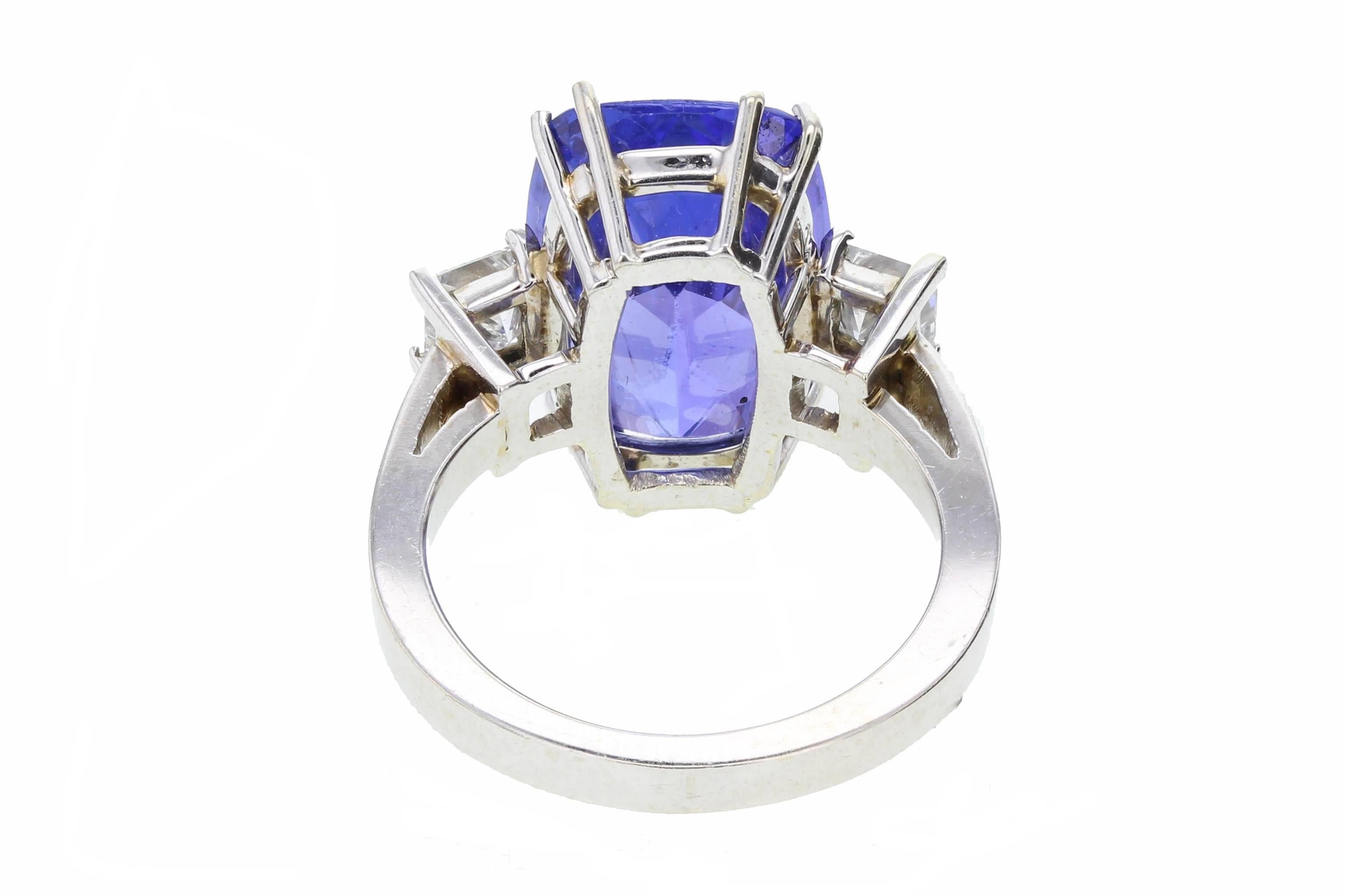 Modern A Fine Tanzanite Diamond  Ring