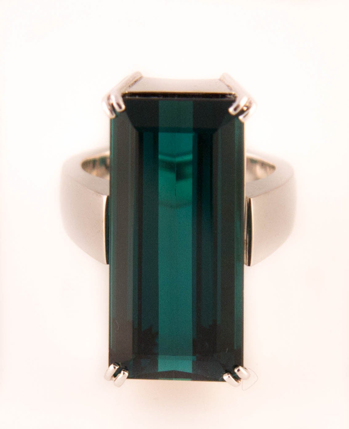 Fine Blue Tourmaline Gold Cocktail Ring