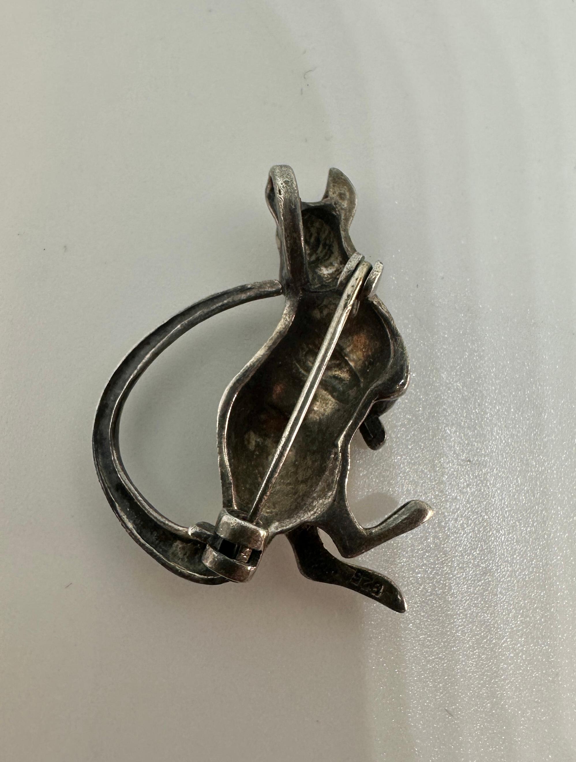 Collana o spilla con ciondolo a forma di canguro in argento sterling e marcasite Art Deco c1930 in vendita 3