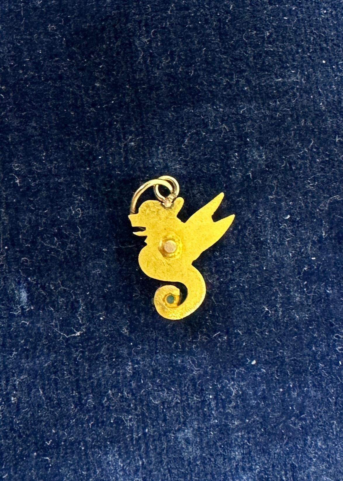 Grifone Drago Alato Opale Collana con ciondolo in oro antico Belle Epoque in vendita 5