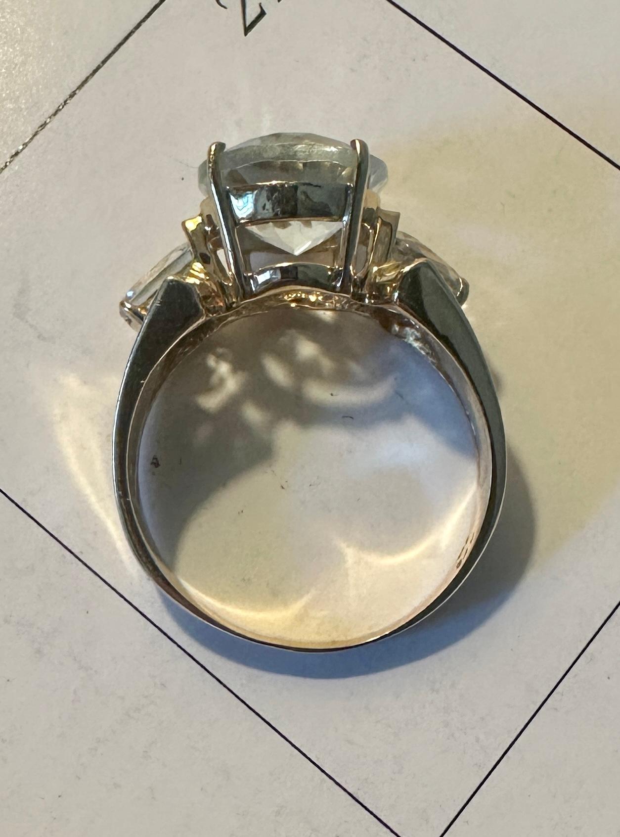 Retro Aquamarin Drei Stein Ring 4 Karat Zentrum 14 Karat Gold Antike Cocktail im Angebot 6