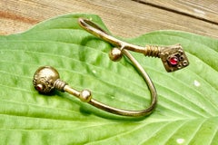 Bracelet-manchette victorien de style néo-étrusque en plaqué or, vers 1870