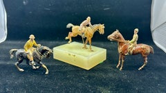 3 Polospieler auf einem Polo-Pony, reitend, österreichische kaltbemalte Bronze, Wiener Bronze