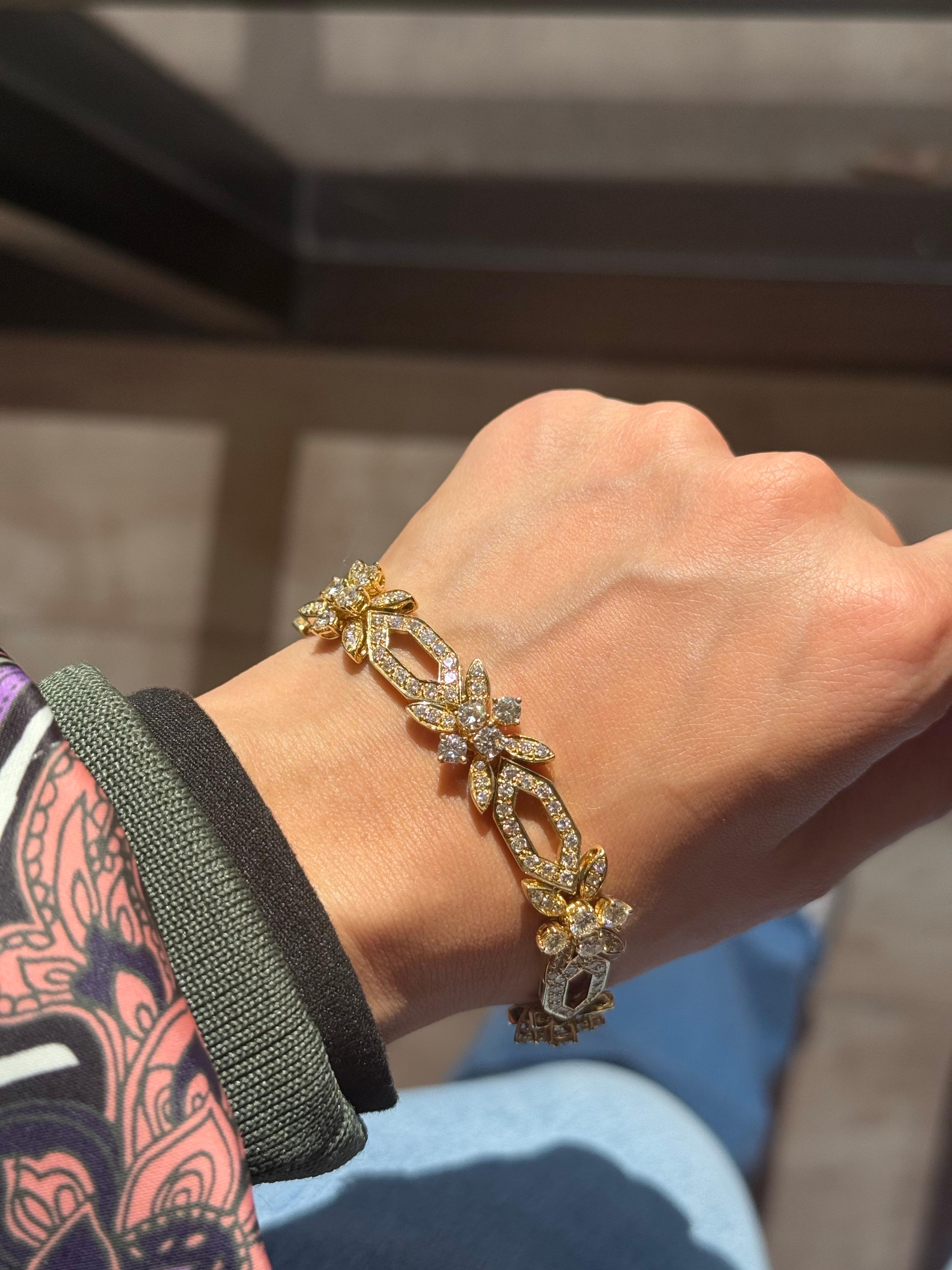 Bracelet à maillons en or 18 carats avec diamants de 7,85 carats Excellent état - En vente à Addison, TX