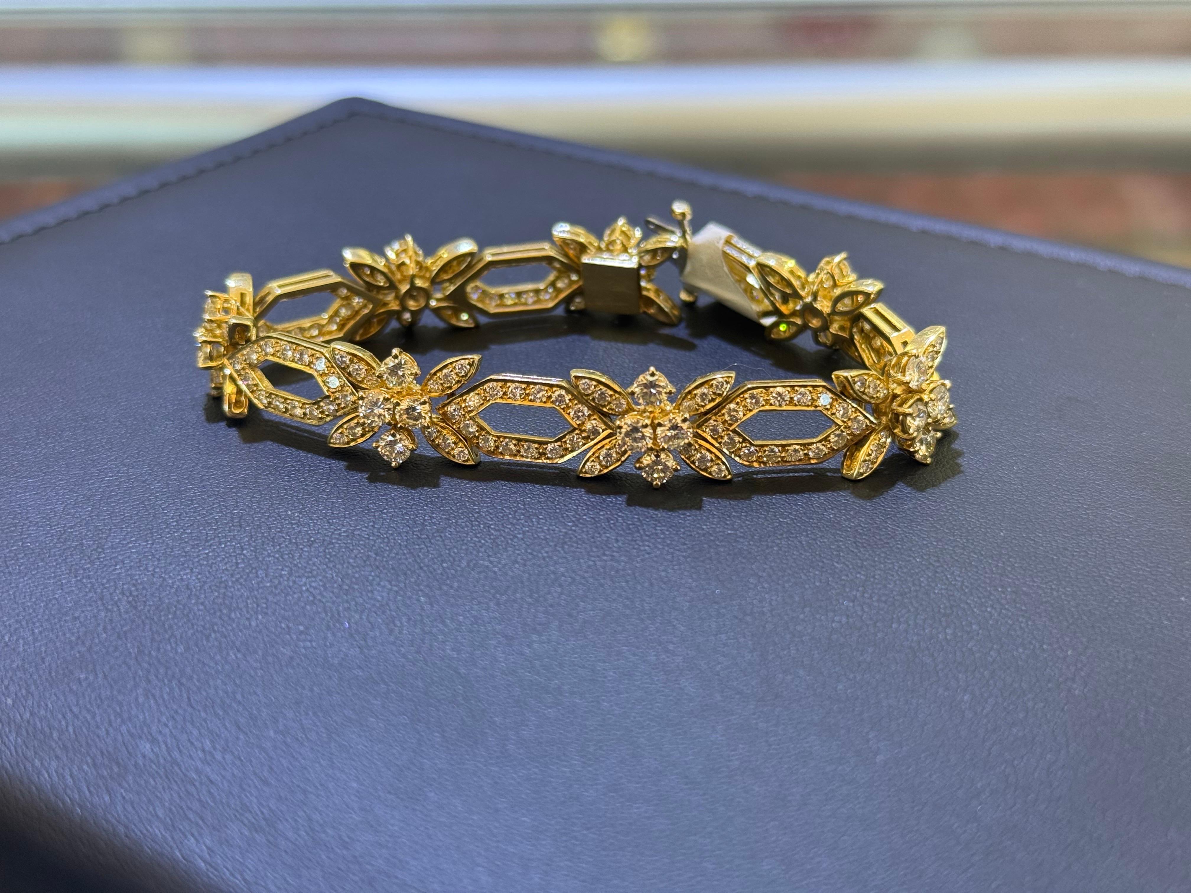 Bracelet à maillons en or 18 carats avec diamants de 7,85 carats en vente 7