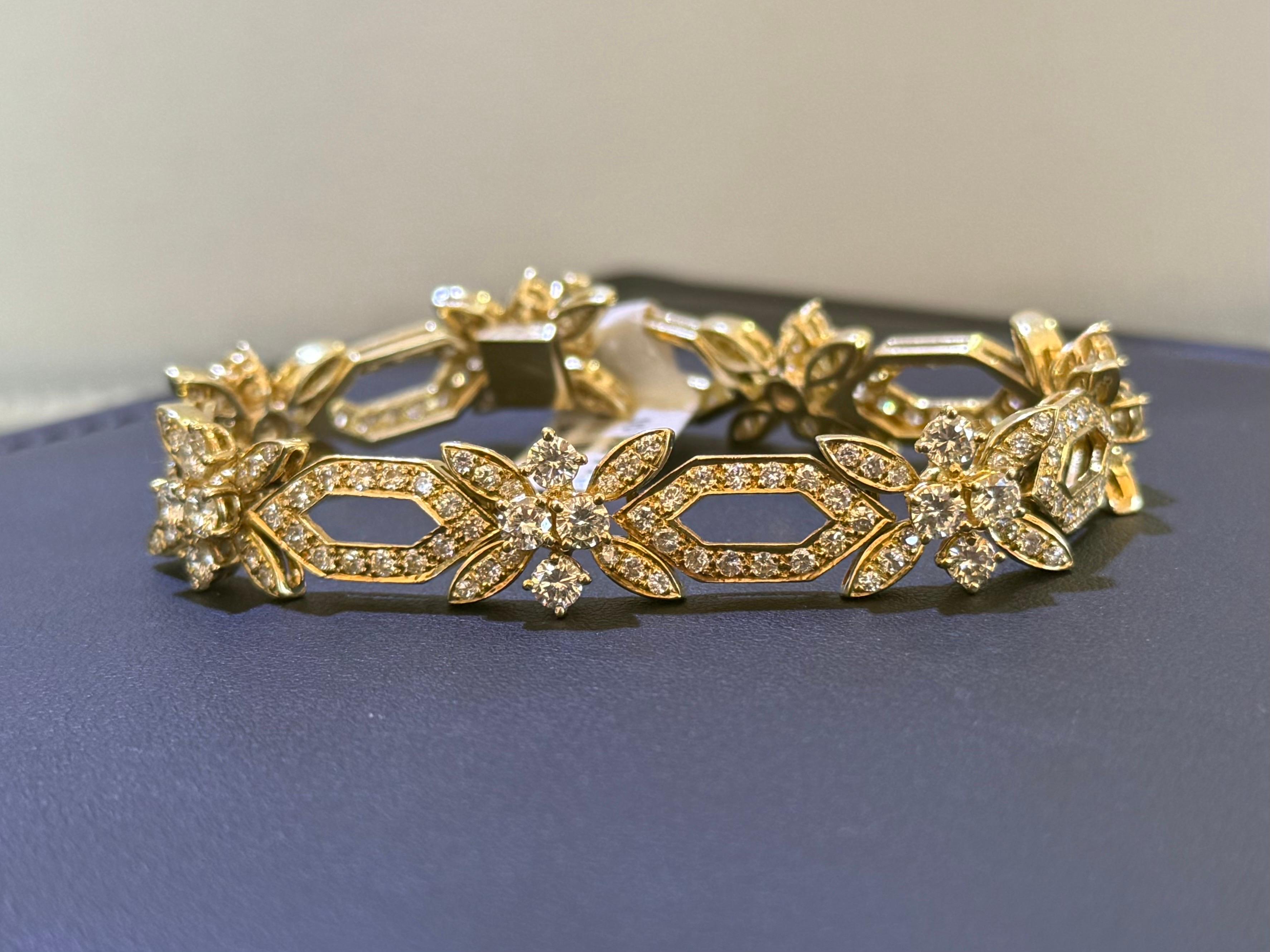 Bracelet à maillons en or 18 carats avec diamants de 7,85 carats en vente 8
