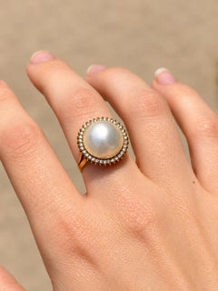 Vintage 14K Gold Mabe Pearl 0.2ct Diamond Halo Ring Split Shank Cathedral S6.25