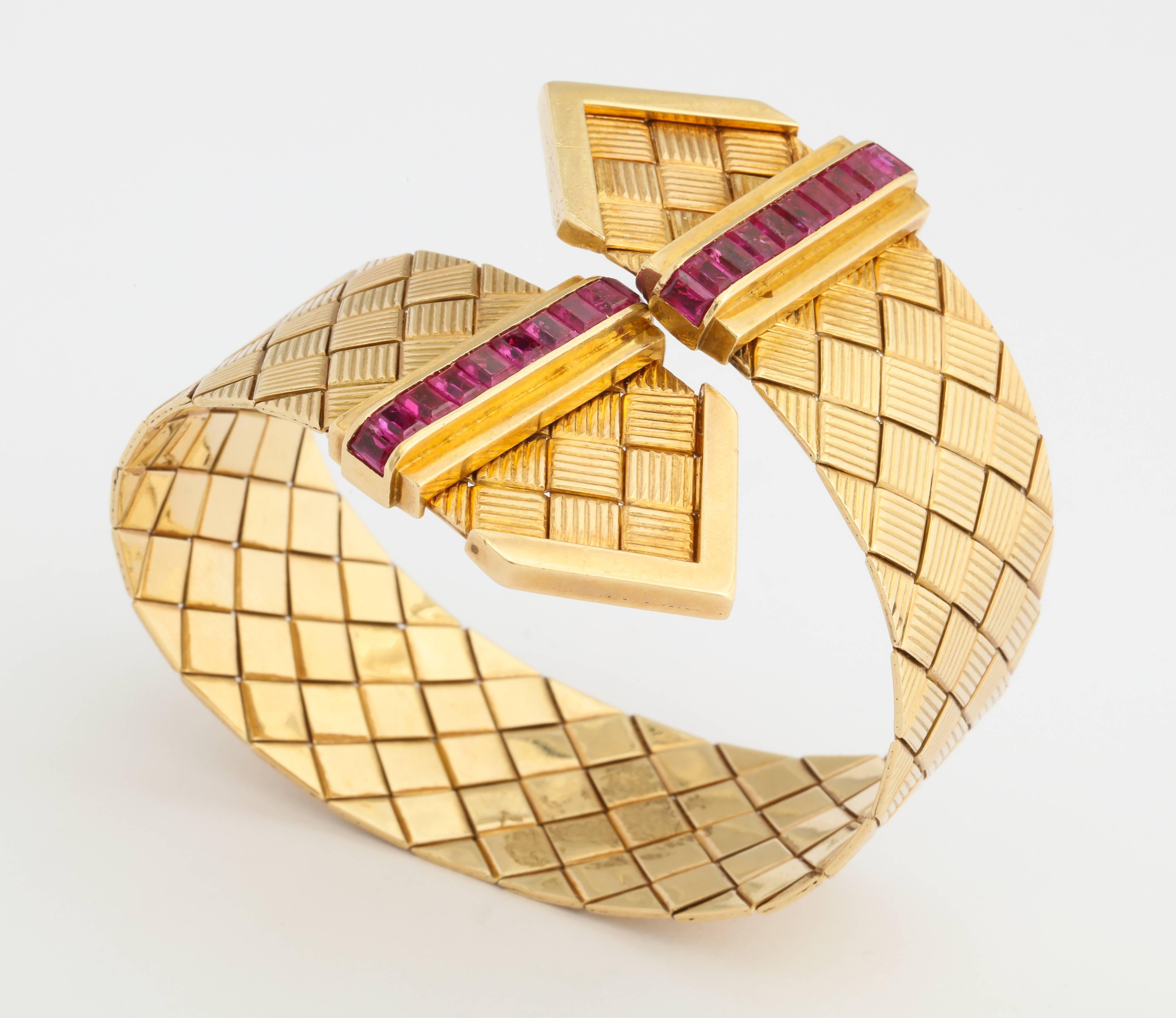 Retro 1940s Ruby Gold Crossover Buckles Bracelet