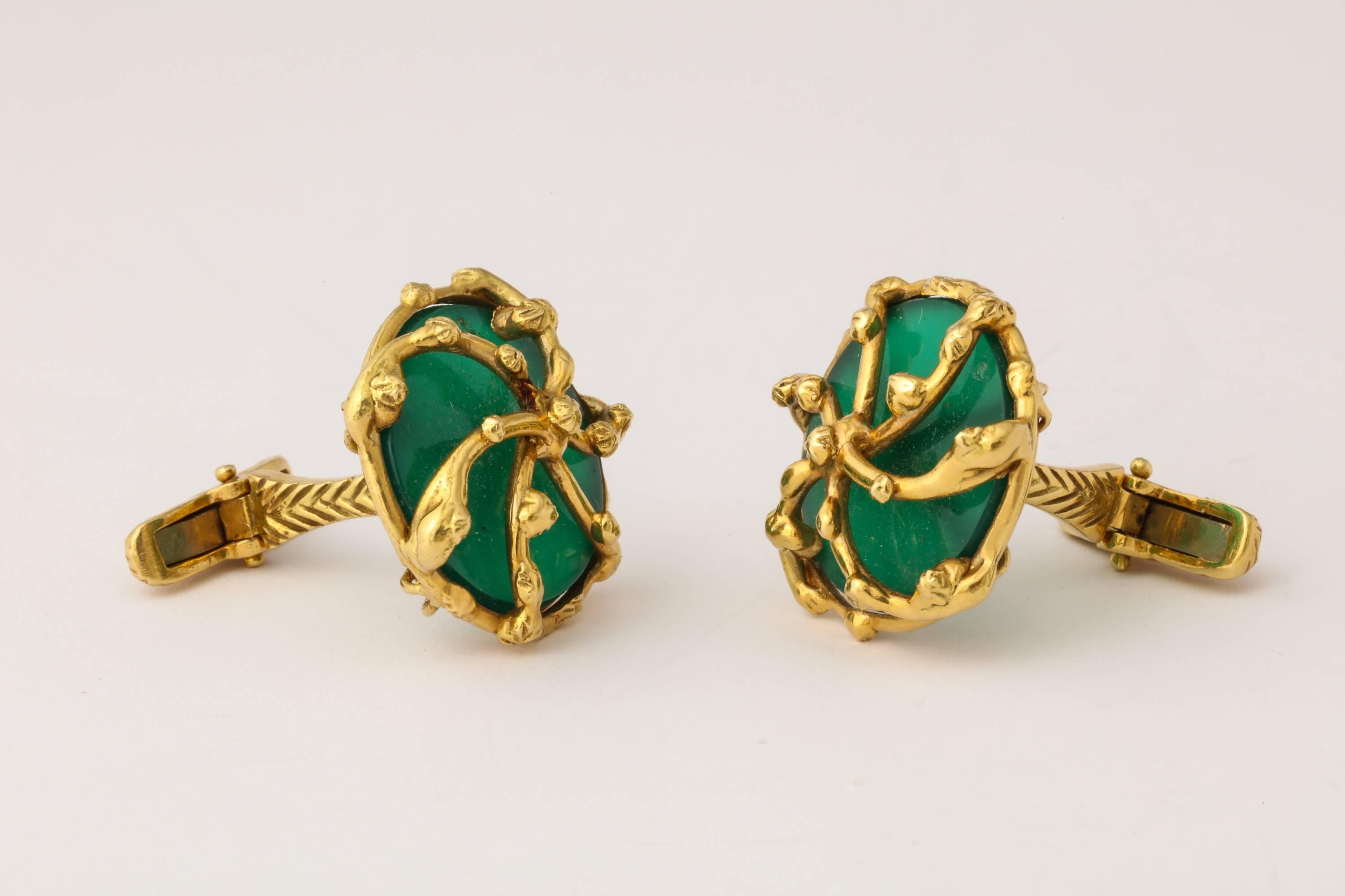 Distinctive Chrysoprase Gold Cufflinks In Excellent Condition In New York, NY