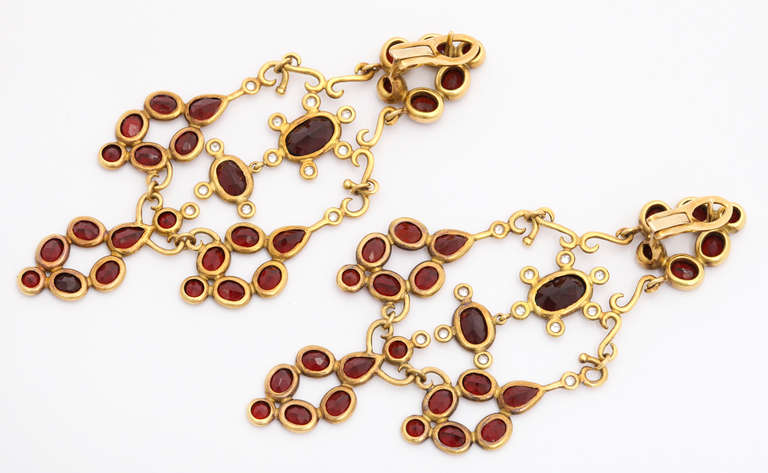 1970's H. Stern Garnet and Gold Earrings In Excellent Condition In New York, NY